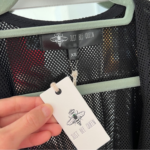 NWT 🖤 Just Bee Queen cropped top - Picture 6 of 6